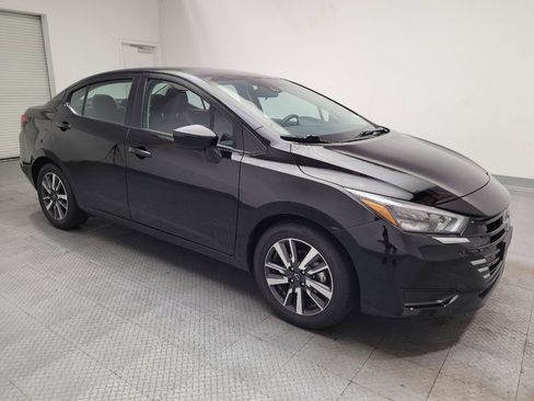 Used 2025 Nissan Versa SV FWD image 11