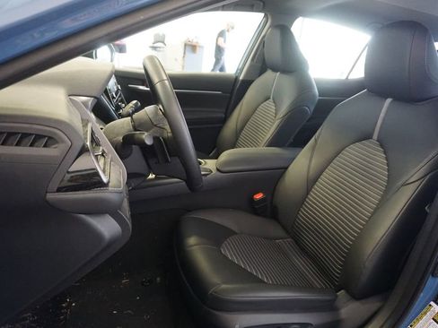 Used 2023 Toyota Camry SE FWD image 16