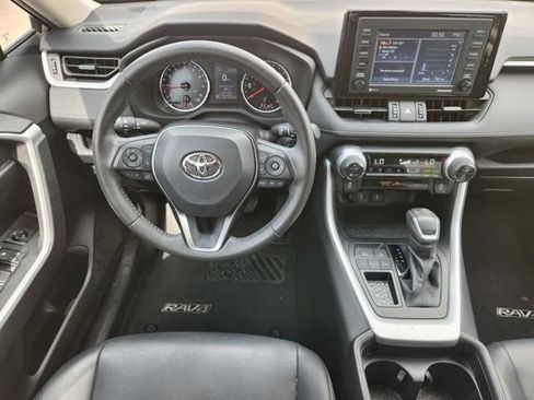Used 2021 Toyota RAV4 XLE Premium FWD image 27