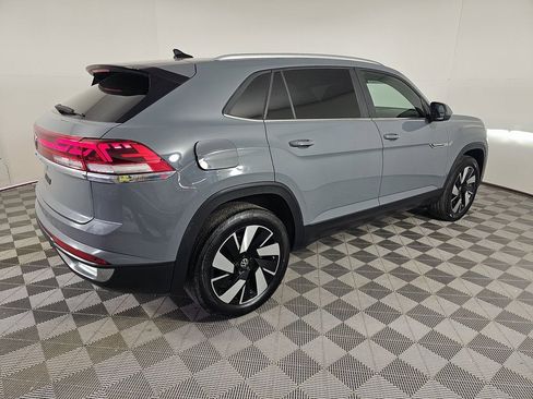 Used 2024 Volkswagen Atlas Cross Sport SE w/ Panoramic Sunroof Package image 2