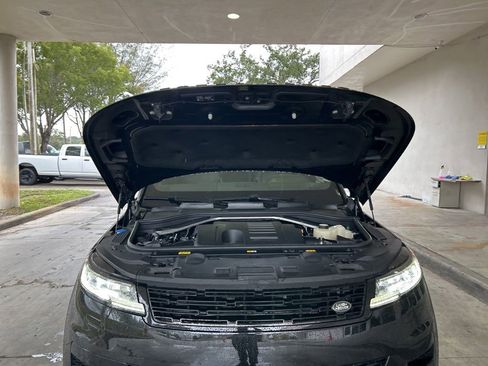 Used 2024 Land Rover Range Rover Sport Dynamic SE image 11