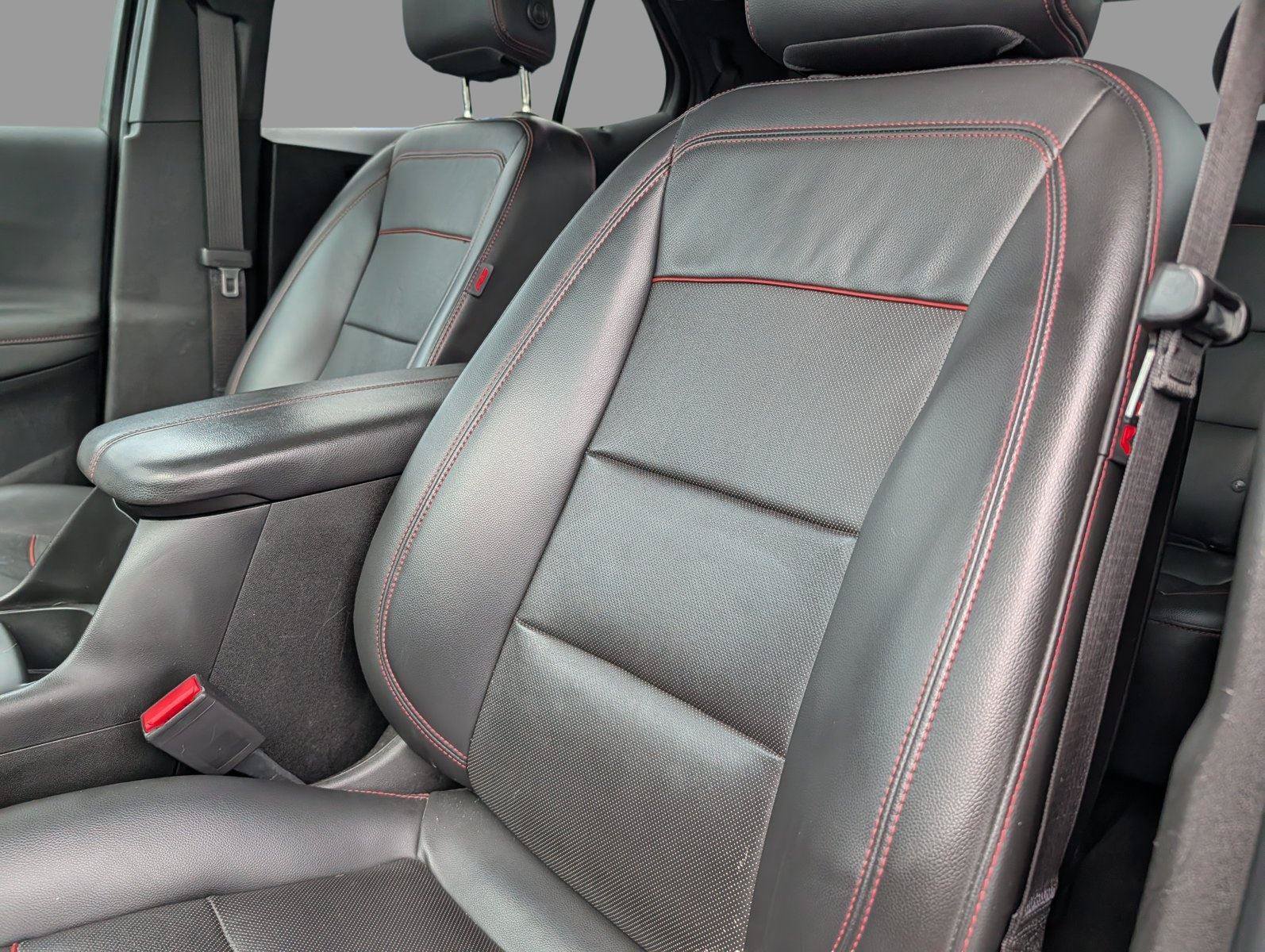 Certified 2022 Chevrolet Equinox RS w/ RS Leather Package FWD image 12