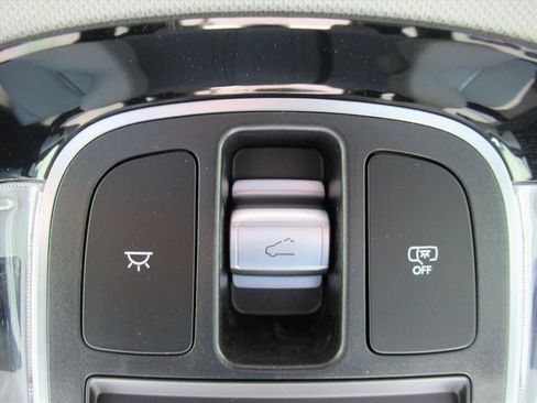 Used 2025 Hyundai Tucson Limited FWD image 32