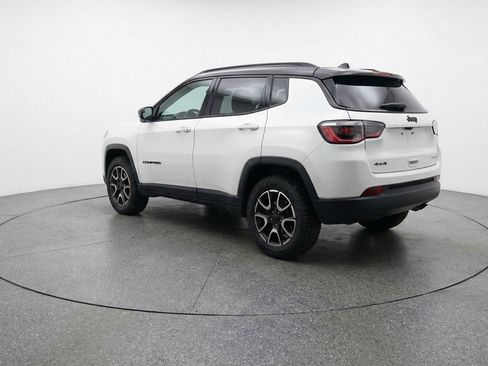 Used 2025 Jeep Compass Trailhawk AWD/4WD image 6