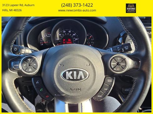 Used 2017 Kia Soul + image 15