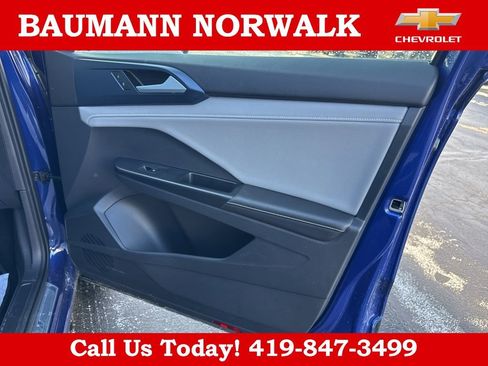 Used 2024 Volkswagen Taos SE w/ Panoramic Sunroof Package AWD/4WD image 27
