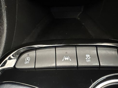 Used 2022 Buick Encore GX Preferred w/ Cold Weather Comfort Package FWD image 24