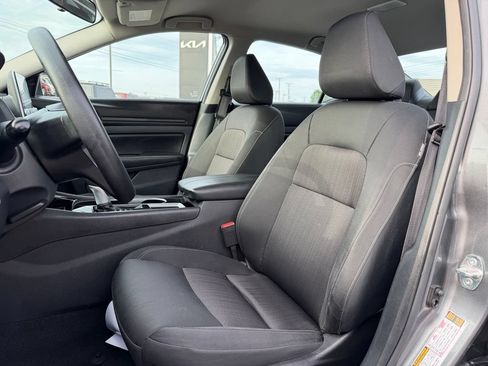 Used 2024 Nissan Altima 2.5 SV FWD image 10