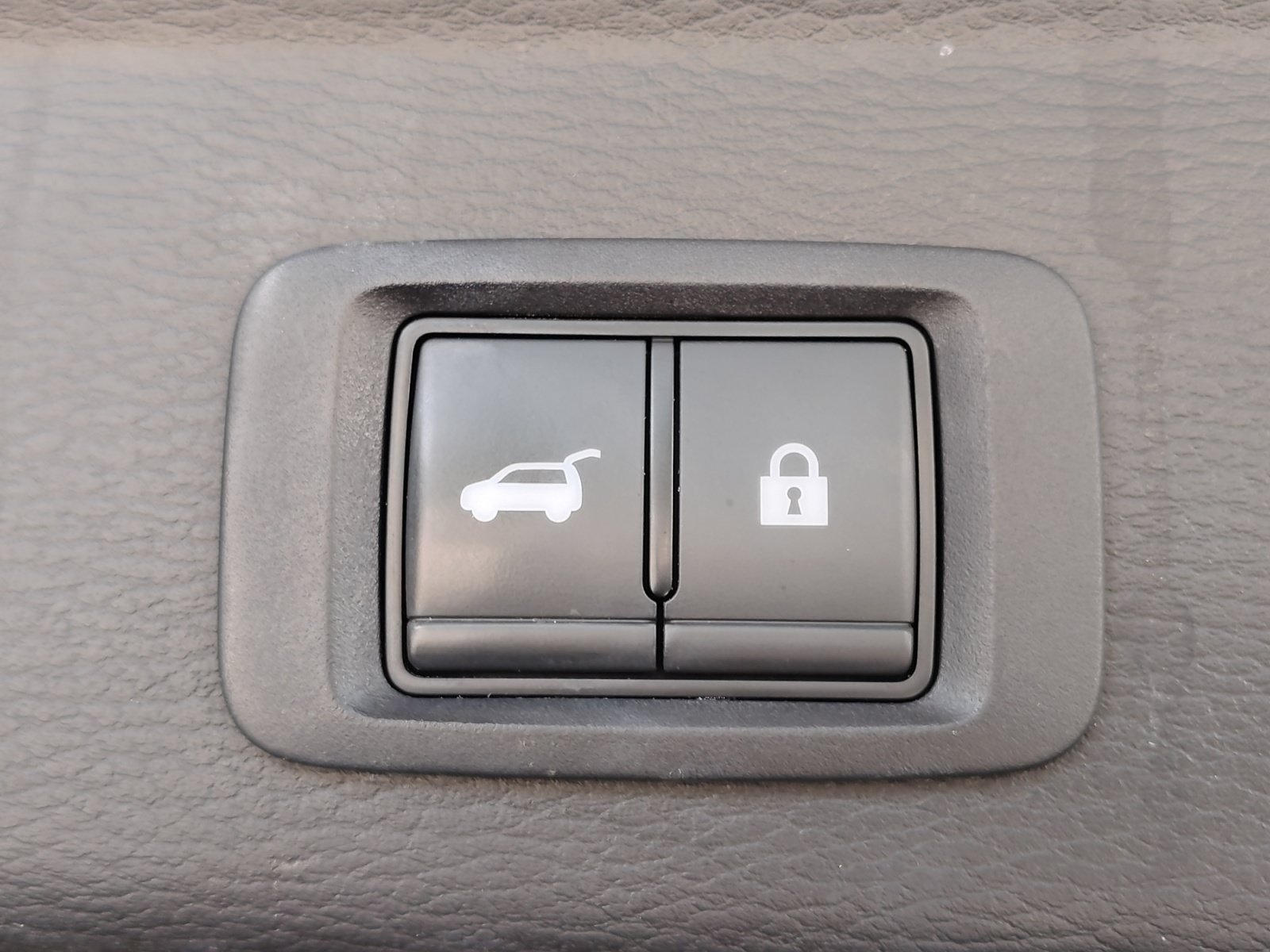 Used 2023 Mitsubishi Outlander SEL FWD image 35