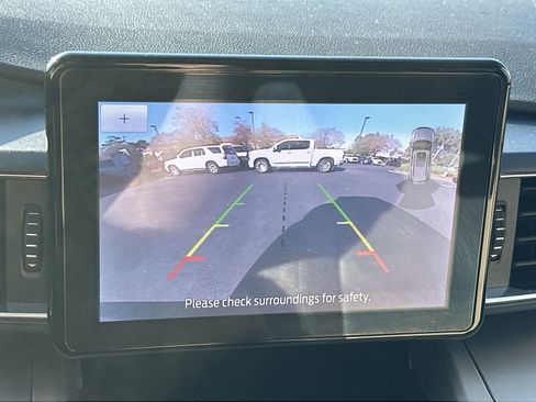 Used 2021 Ford Explorer XLT w/ Equipment Group 202A image 27