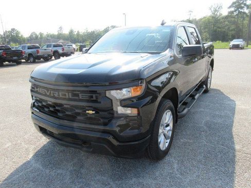 New 2025 Chevrolet Silverado 1500 Custom image 2