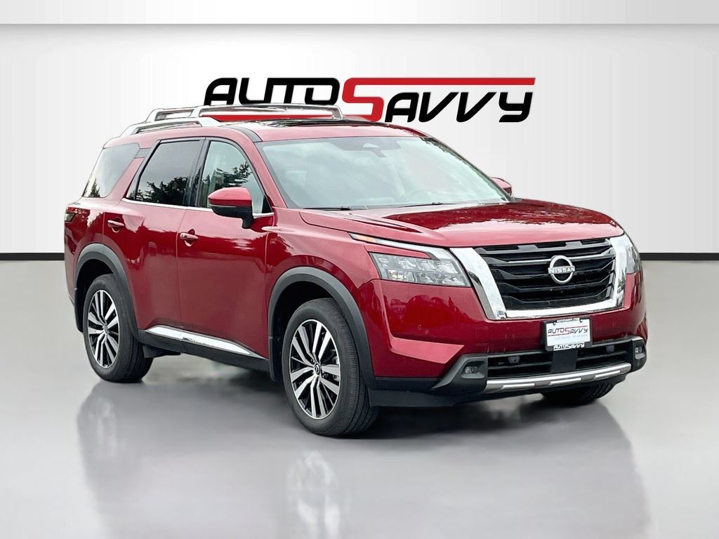 Used 2025 Nissan Pathfinder Platinum w/ Cargo Package AWD/4WD image 1