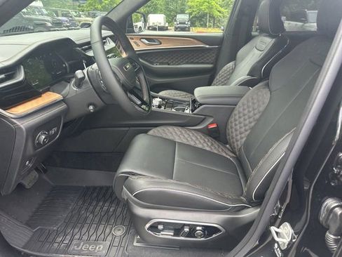 New 2026 Jeep Grand Cherokee Summit AWD/4WD image 9