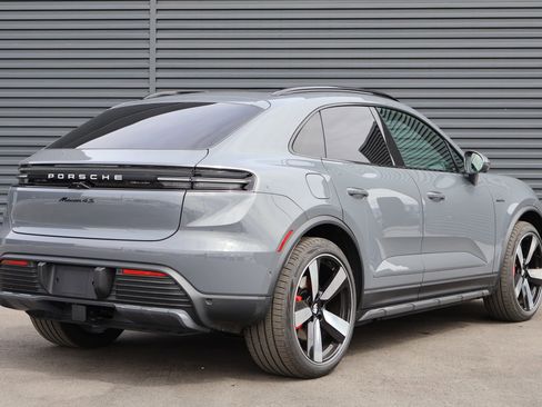 New 2026 Porsche Macan 4S Electric AWD/4WD image 9