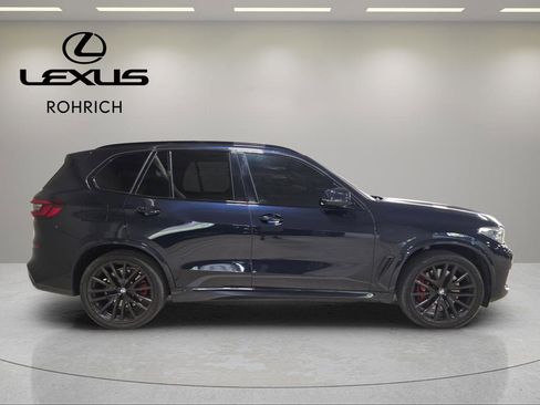 Used 2022 BMW X5 M50i w/ Executive Package image 5