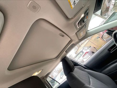 Used 2026 Toyota Corolla Cross LE w/ Moonroof Package image 14