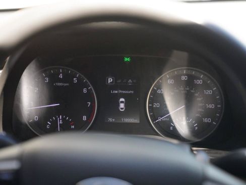 Used 2018 Hyundai Elantra SEL FWD image 29