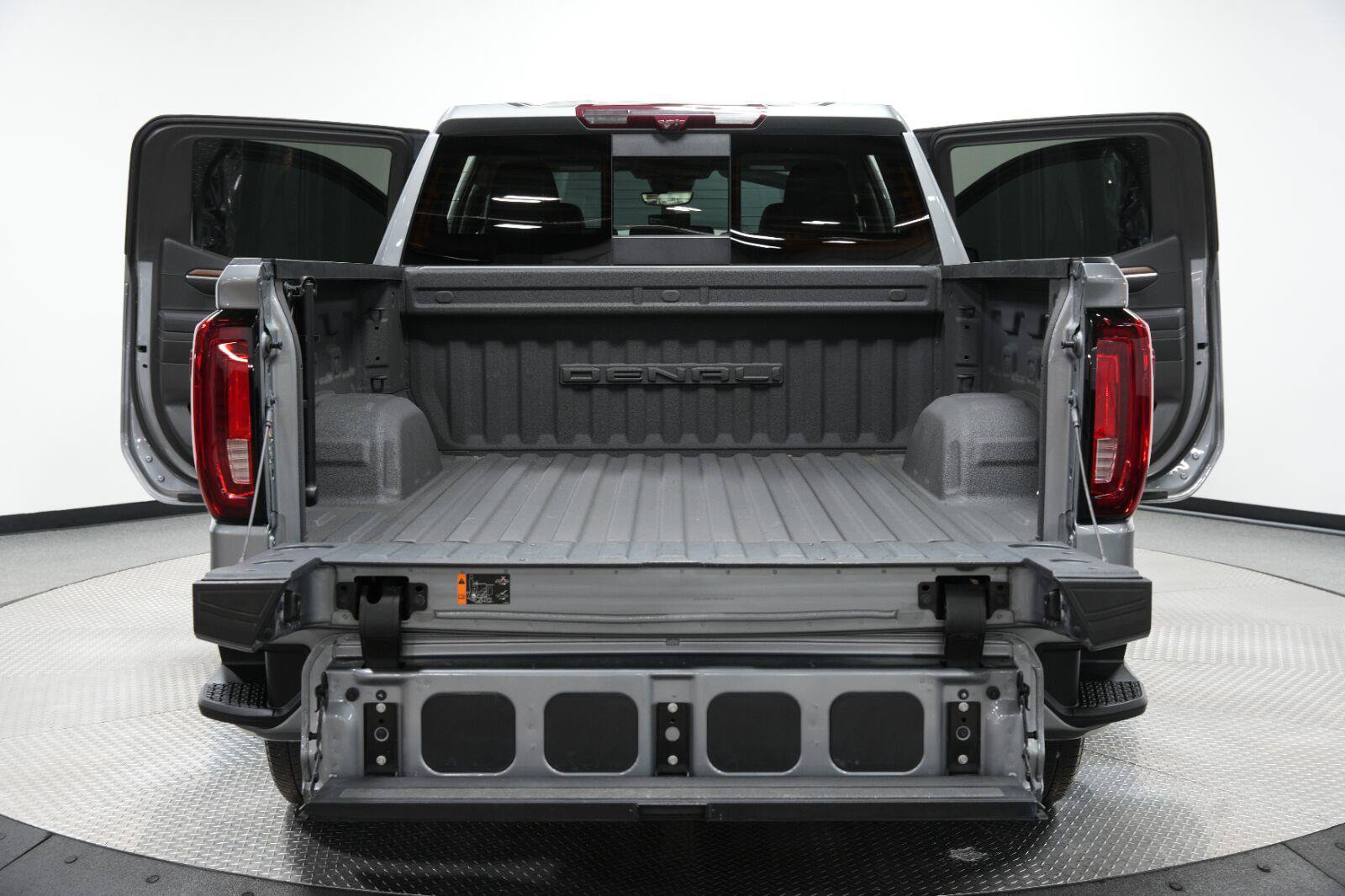 Certified 2024 GMC Sierra 1500 Denali w/ Denali Reserve Package AWD/4WD image 18