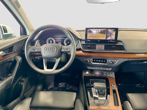 Used 2024 Audi Q5 e Premium Plus w/ Premium Plus Package AWD/4WD image 22