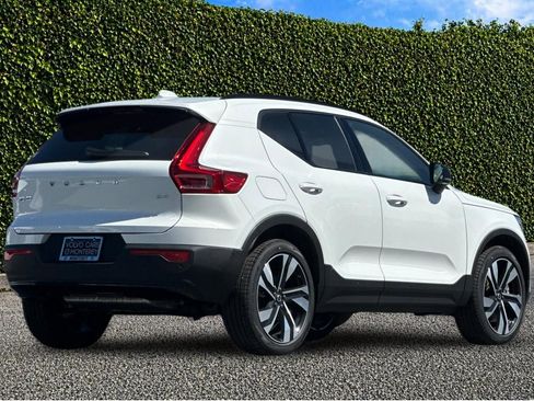 New 2026 Volvo XC40 B4 Plus w/ Climate Package FWD image 6