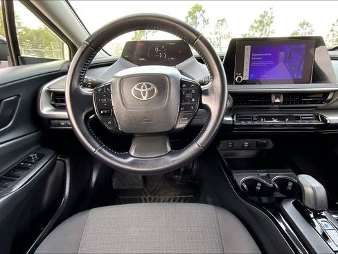 Certified 2023 Toyota Prius LE image 5