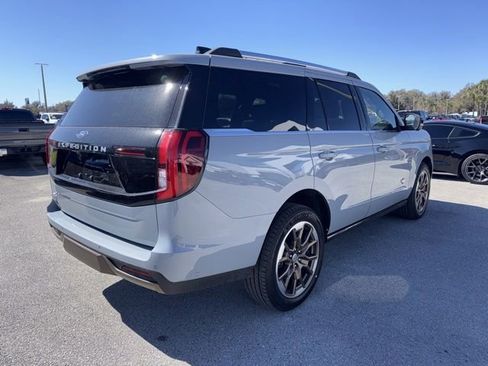 Used 2025 Ford Expedition King Ranch image 5