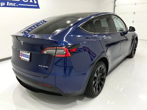 Used 2021 Tesla Model Y Long Range image 14