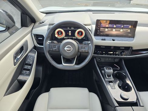 Used 2024 Nissan Rogue SL image 13