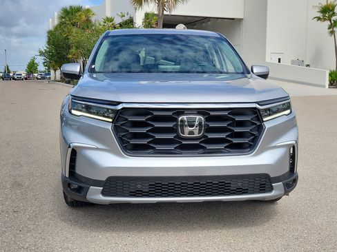 Used 2025 Honda Pilot EX-L image 2