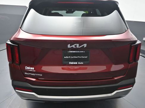 Certified 2025 Kia Sorento EX w/ Panoramic Sunroof Package image 36