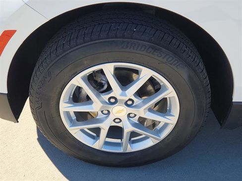 Used 2024 Chevrolet Equinox LT image 6