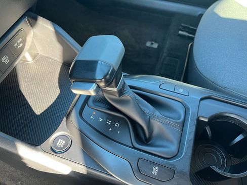 Used 2025 Kia K4 LXS image 40