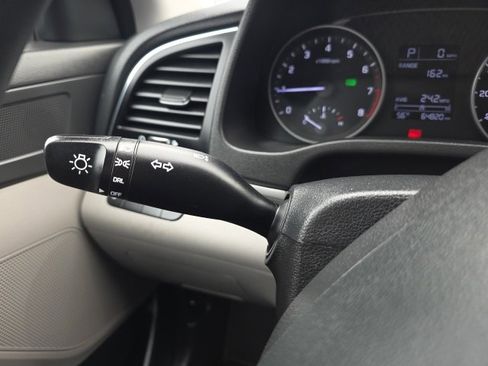 Used 2017 Hyundai Elantra SE image 14