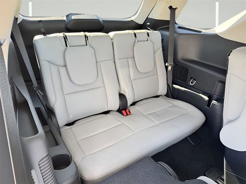 New 2026 Ford Explorer Active w/ Active Comfort Package image 30