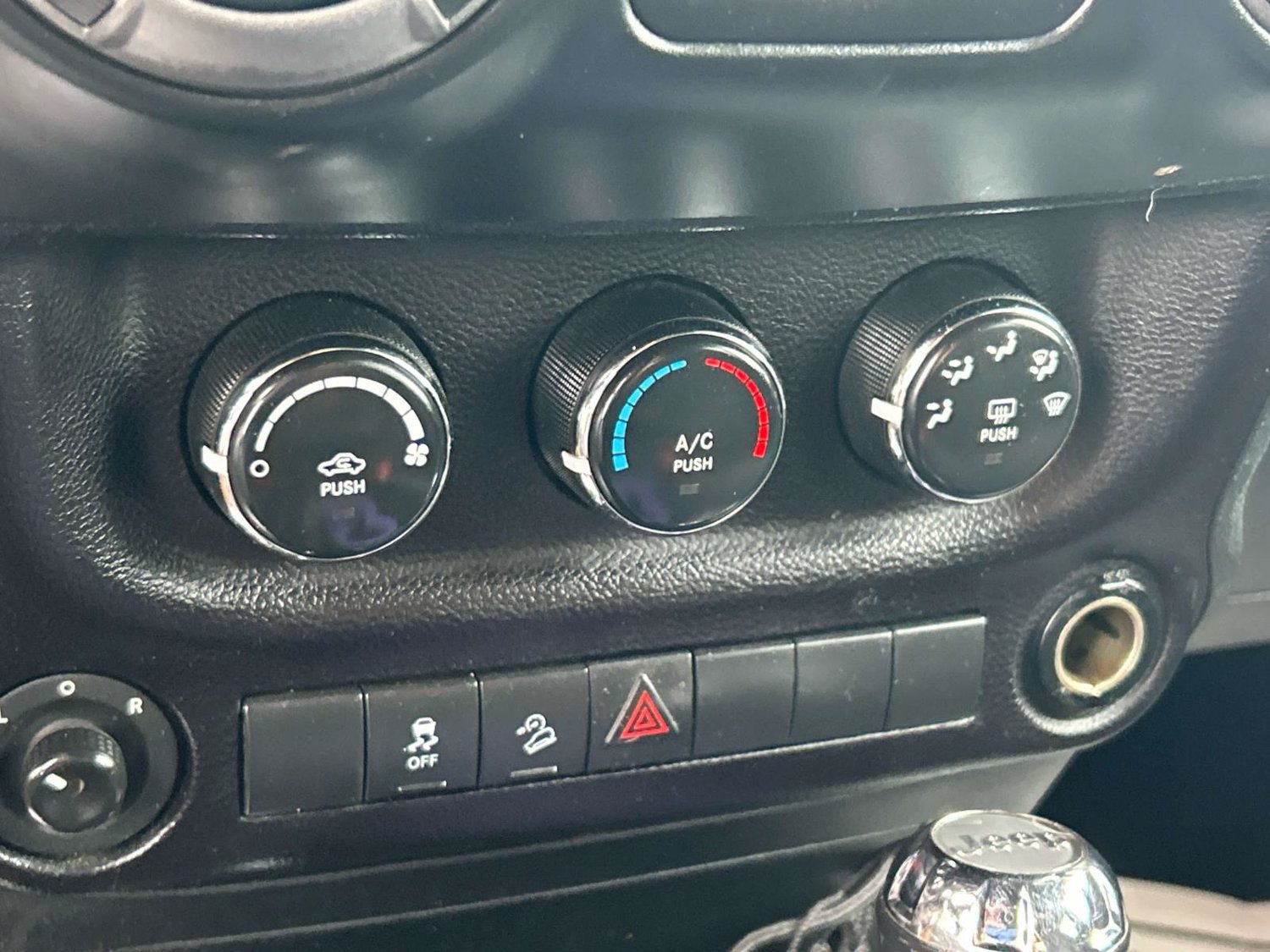 Used 2016 Jeep Wrangler Unlimited Sport AWD/4WD image 33
