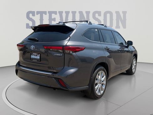 Used 2023 Toyota Highlander Limited AWD/4WD image 5