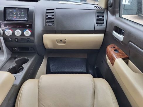 Used 2010 Toyota Tundra Limited AWD/4WD image 17