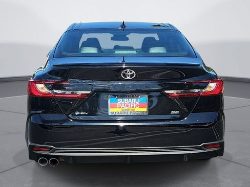 Used 2025 Toyota Camry SE FWD image 4
