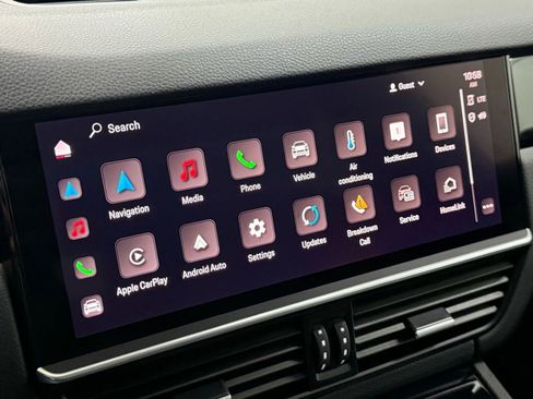 Used 2022 Porsche Cayenne image 34