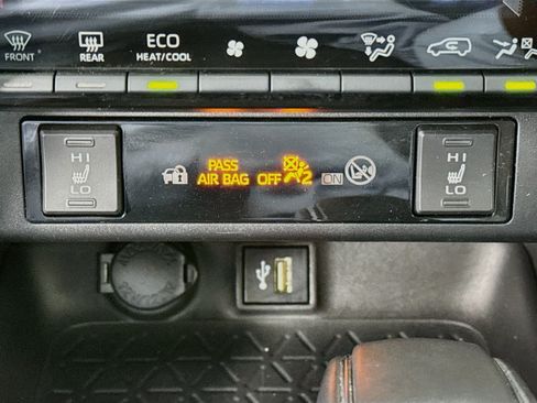 Used 2023 Toyota RAV4 XLE Premium AWD/4WD image 19