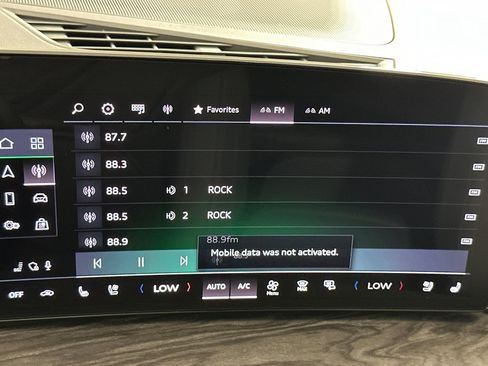 Used 2025 Audi Q5 Premium Plus w/ Premium Plus AWD/4WD image 17