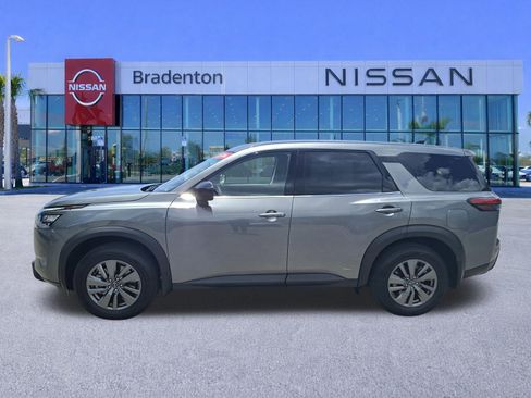 Used 2025 Nissan Pathfinder S FWD image 8