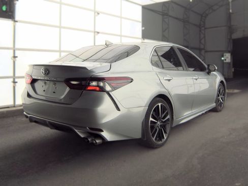 Used 2023 Toyota Camry SE FWD image 4