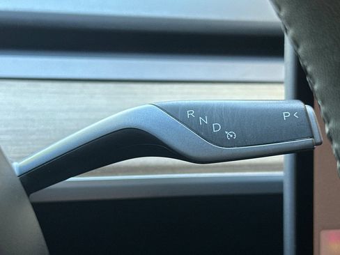 Used 2023 Tesla Model Y Long Range AWD/4WD image 30