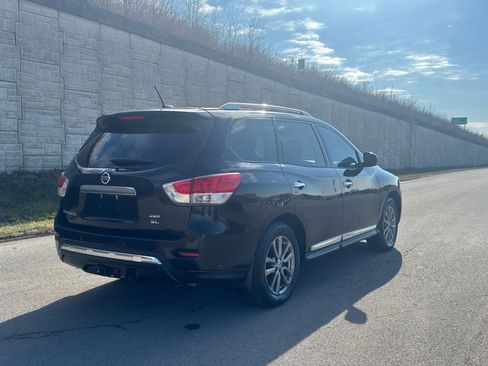 Used 2015 Nissan Pathfinder SL image 3