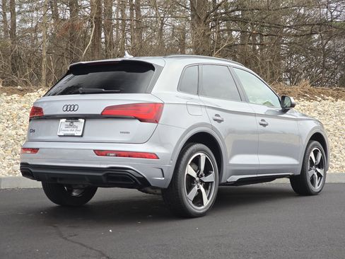 Used 2023 Audi Q5 2.0T Prestige w/ Prestige Package image 6