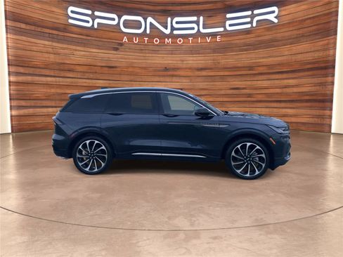 Used 2024 Lincoln Nautilus Black Label image 8