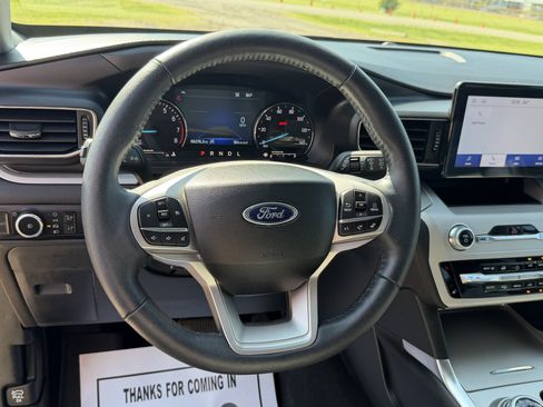 Used 2023 Ford Explorer XLT w/ Equipment Group 202A AWD/4WD image 33
