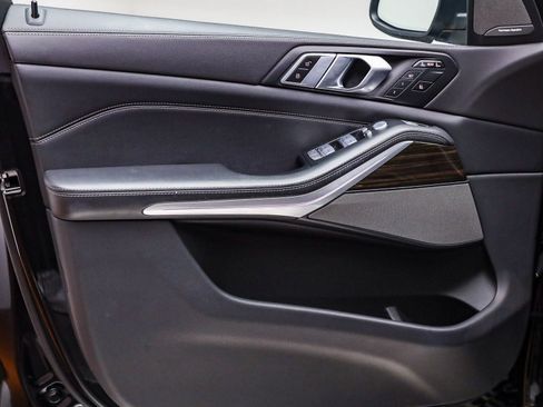 Certified 2024 BMW X7 xDrive40i image 21