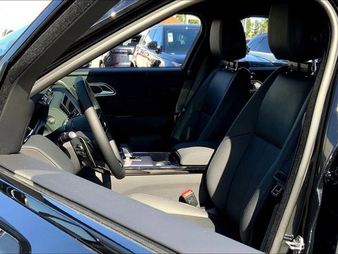 New 2026 Land Rover Range Rover Velar Dynamic SE image 9